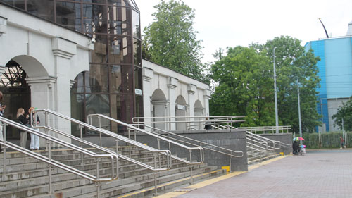 Vuhod_iz_metro.jpg